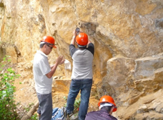 公司地質工程師野外采樣編錄